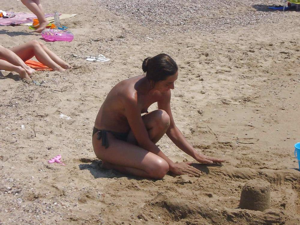 25P The beach 189