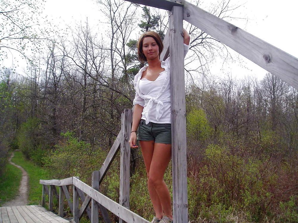25P Young Woman, nice Holidays
