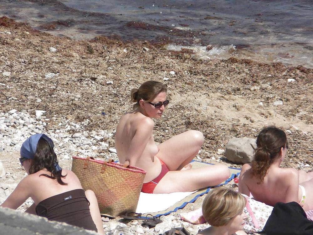 25P The beach 89