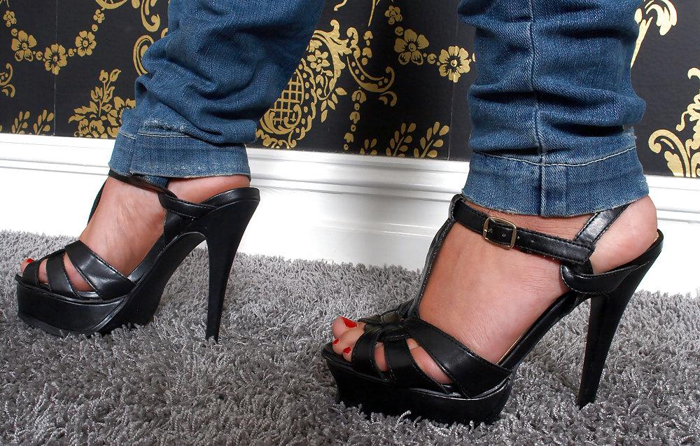 25P Feet no nylon 1 (by tm)