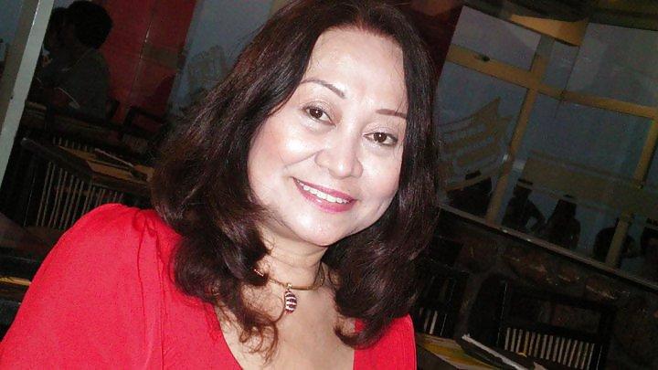 13P FIlipina hot milf 2 photos