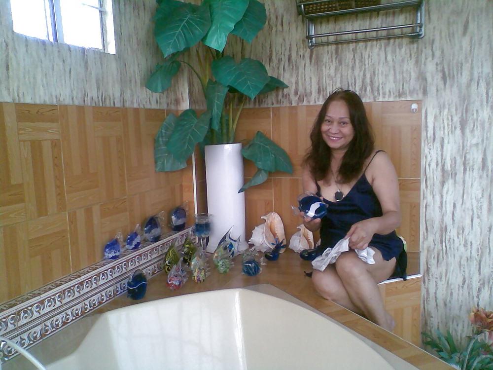 13P FIlipina hot milf 2 photos