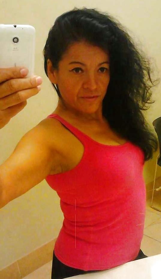 23P Mature Latino Self Pics