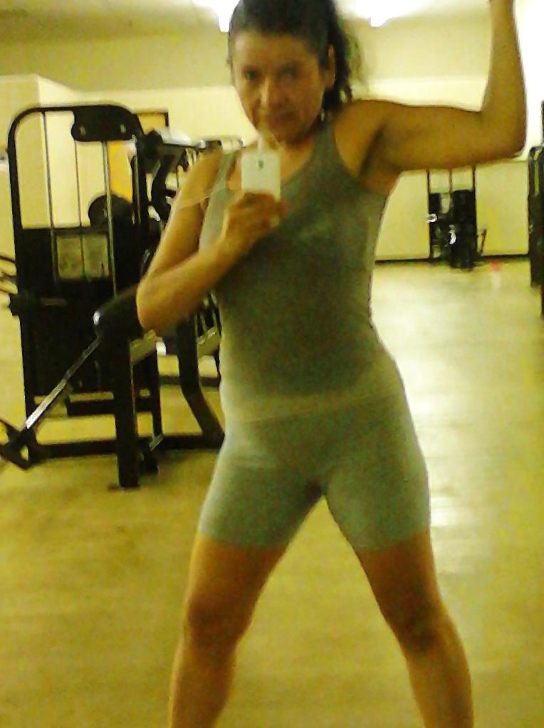 23P Mature Latino Self Pics