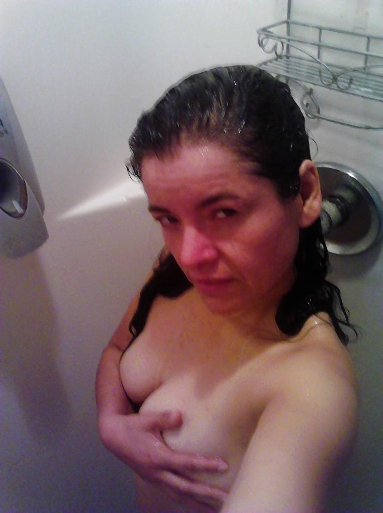 23P Mature Latino Self Pics