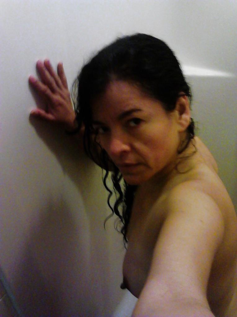 23P Mature Latino Self Pics