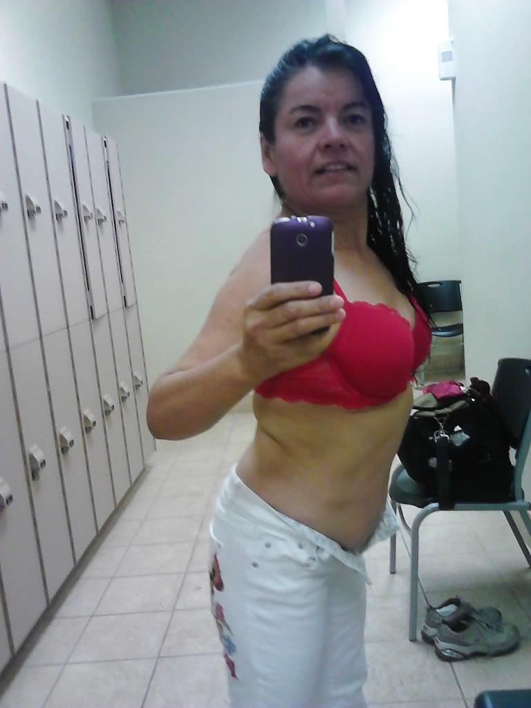 23P Mature Latino Self Pics