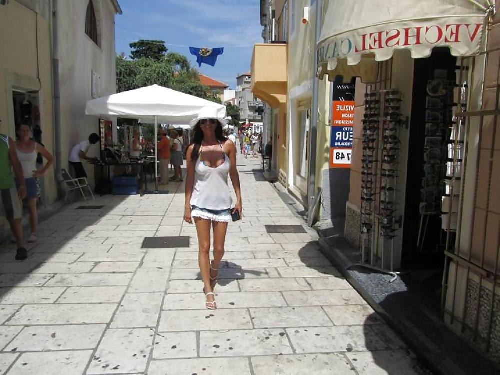 25P Slovenian woman: natalija