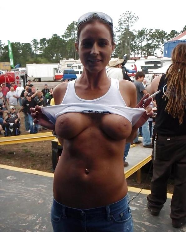 25P Flashing Girls 10