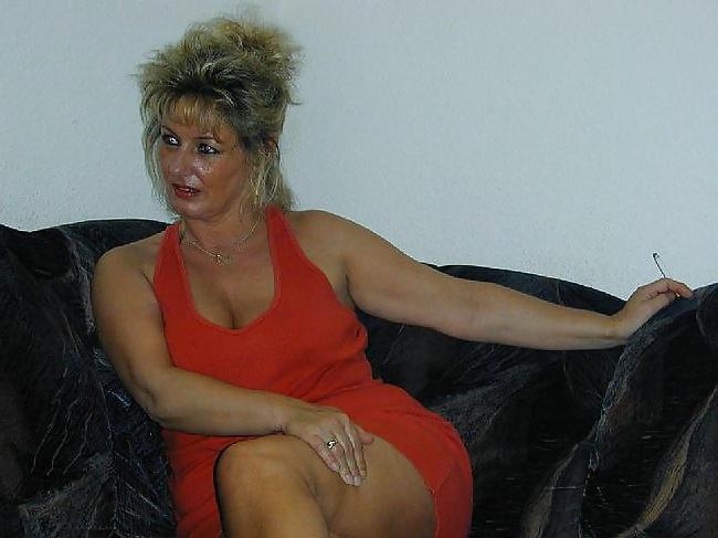 17P MATURE WOMAN  (mirjam de haan)