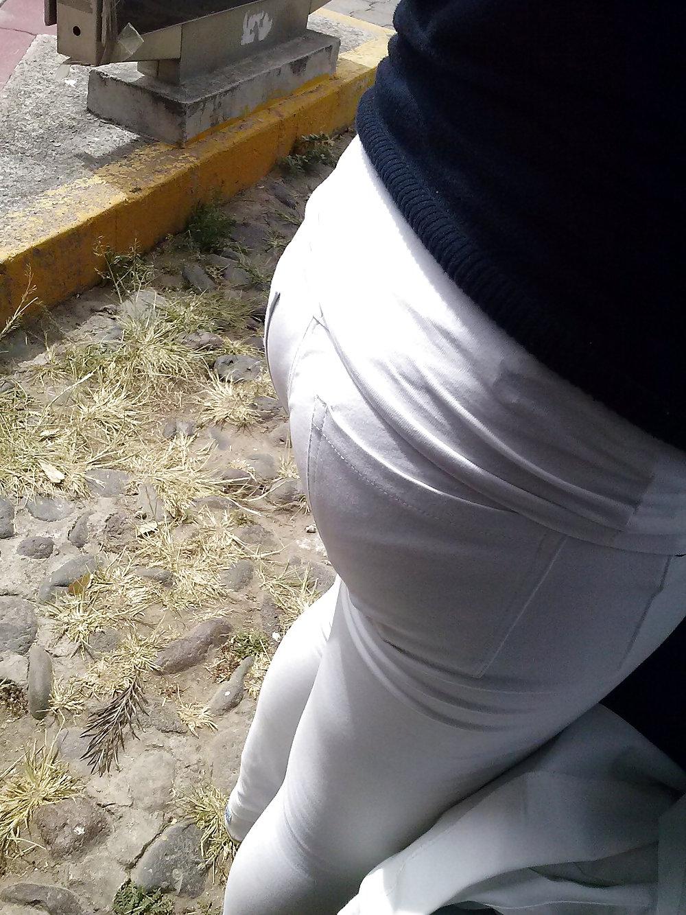 5P White pants at college
