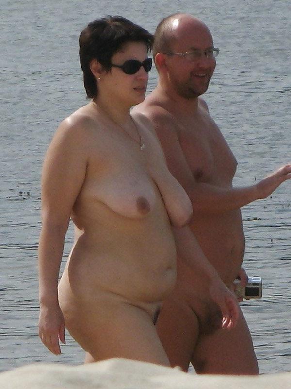25P Older Beach Nudists