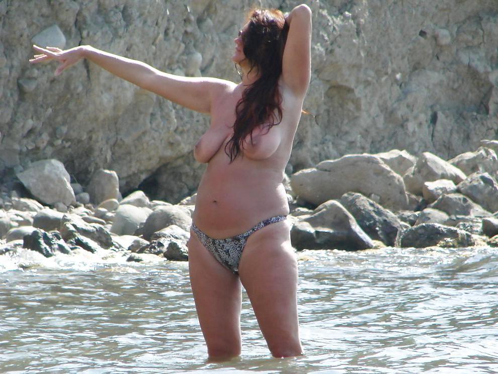 20P Naked beach 36.