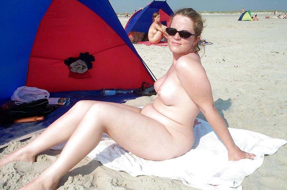 20P Naked beach 36.