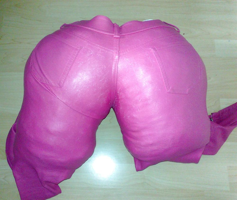 7P Sister's pink leather pants get fucked