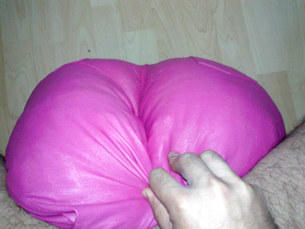 7P Sister's pink leather pants get fucked
