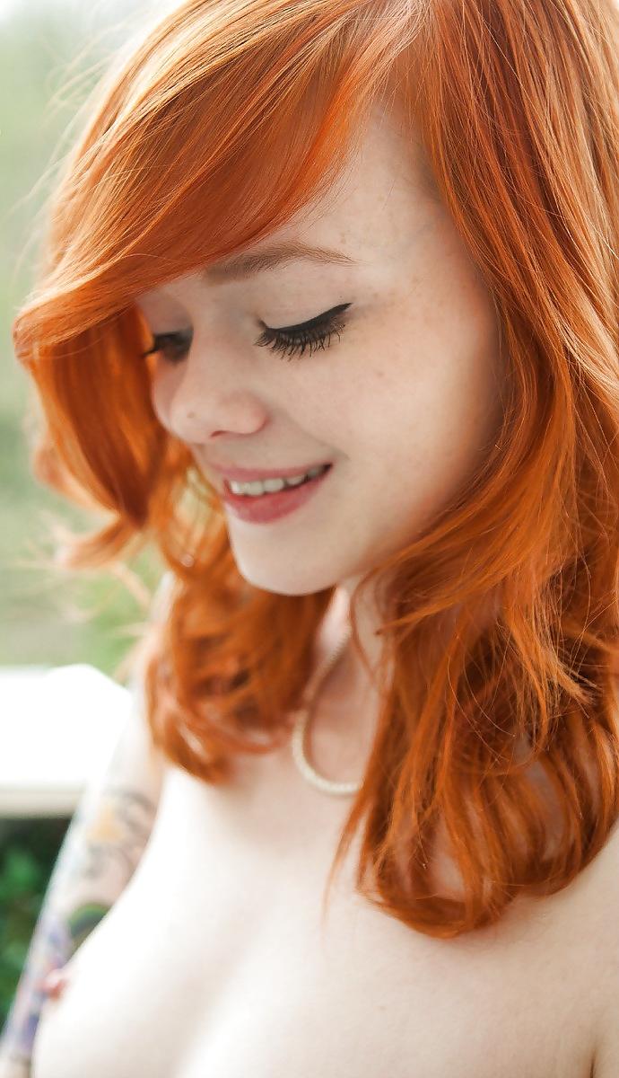 25P Redhead Scottish Lass - Mojitog