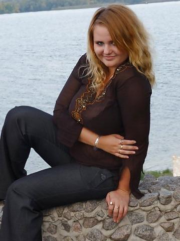 8P Busty Russian Woman 1080