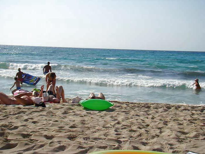 25P The beach 195