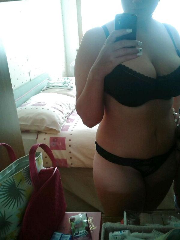 24P Sexy scottish babe