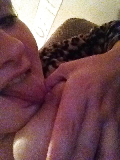 24P Sexy scottish babe
