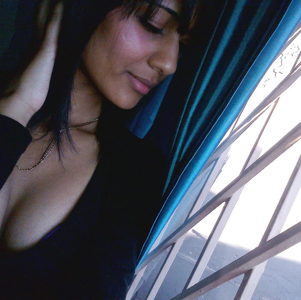 25P Arabic woman