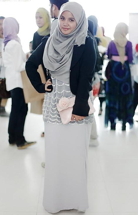 25P Arabic woman