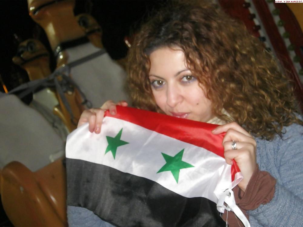 25P Arabic woman