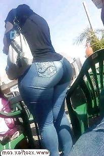 25P Arabic woman