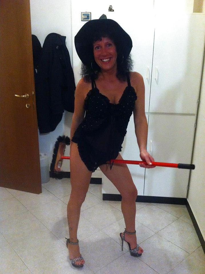 21P Italian milf:angela