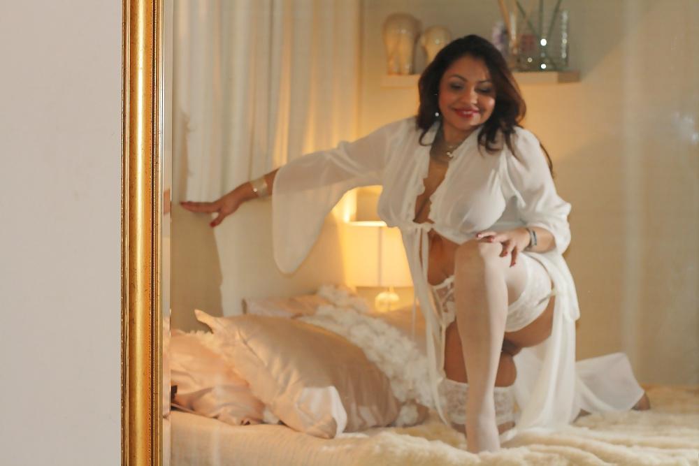 18P Sexy Indian Milf (part 2) 