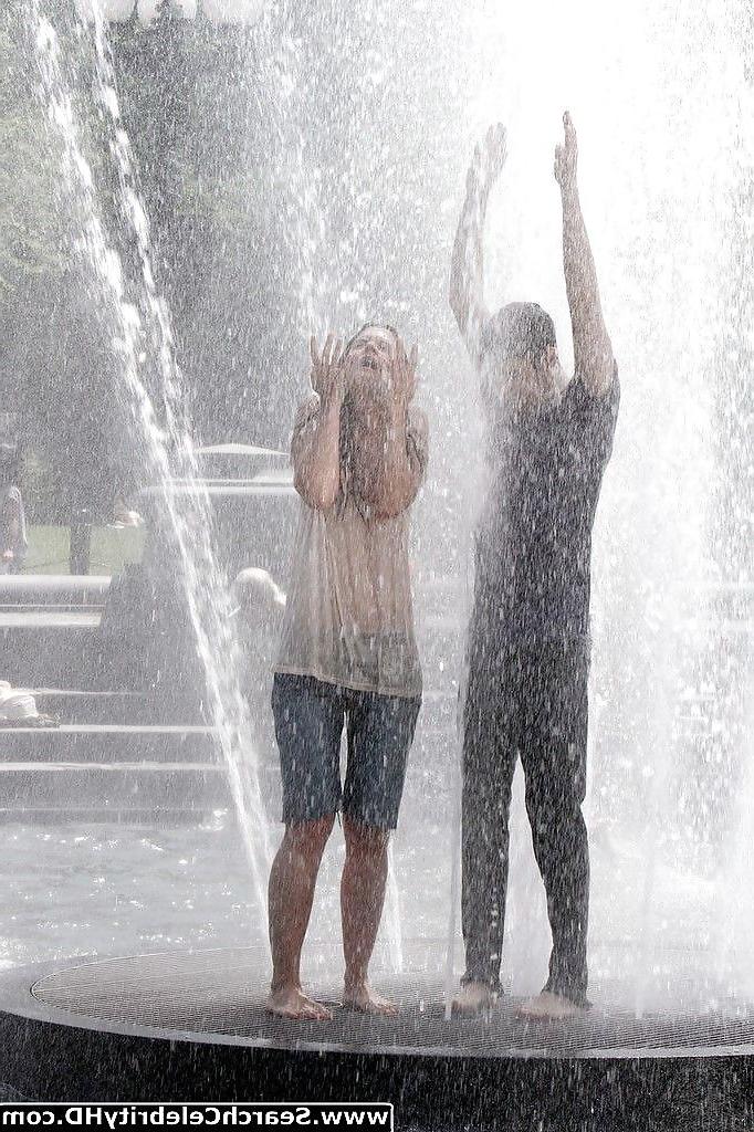 25P Katie Holmes Wet T-Shirt And See-Through Pokies