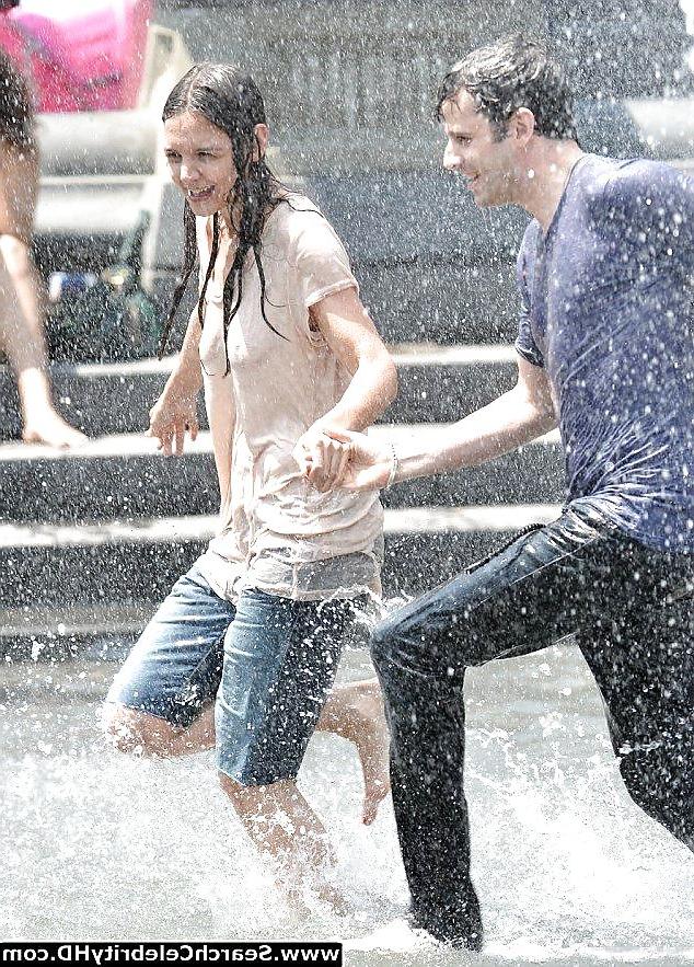 25P Katie Holmes Wet T-Shirt And See-Through Pokies