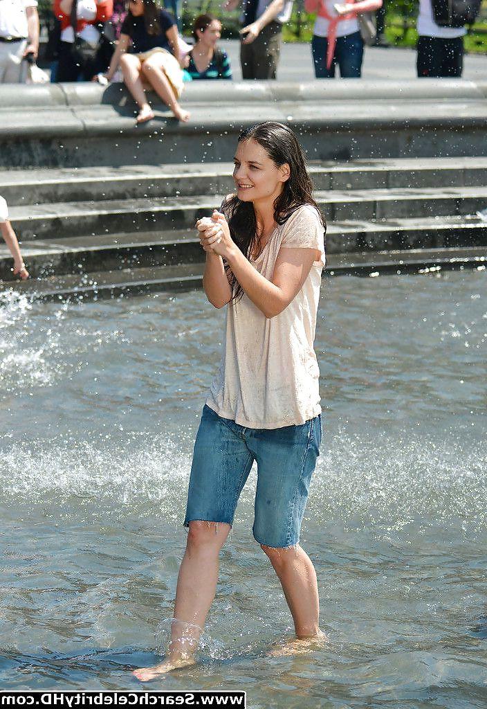 25P Katie Holmes Wet T-Shirt And See-Through Pokies