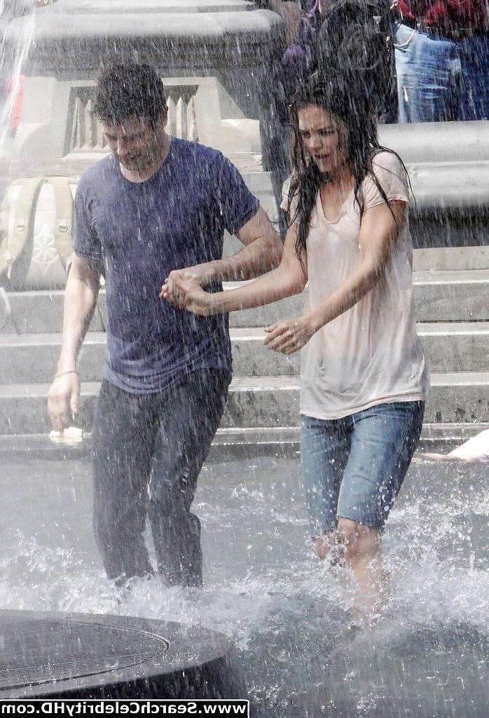 25P Katie Holmes Wet T-Shirt And See-Through Pokies