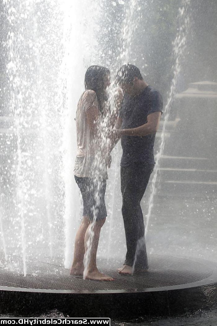 25P Katie Holmes Wet T-Shirt And See-Through Pokies