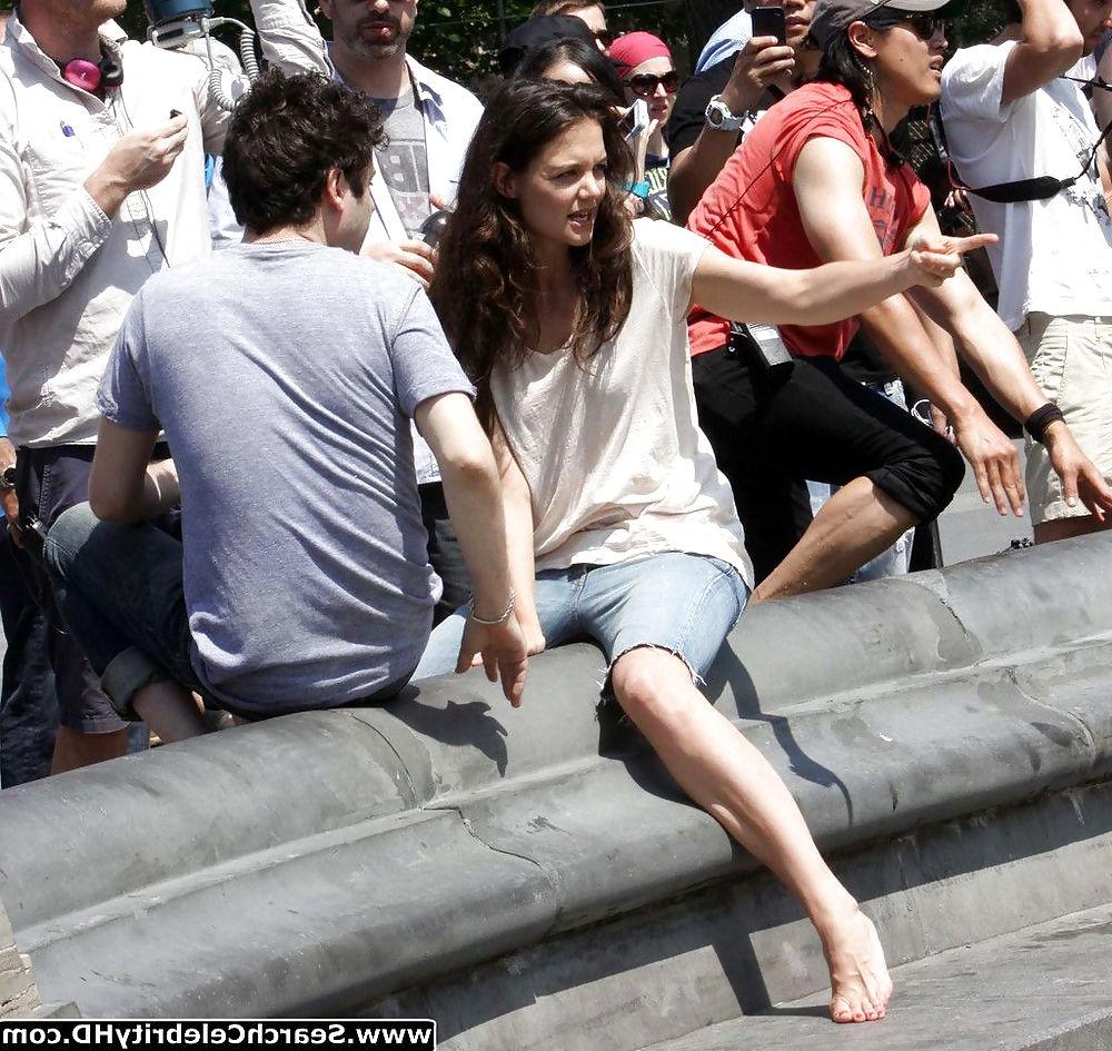25P Katie Holmes Wet T-Shirt And See-Through Pokies