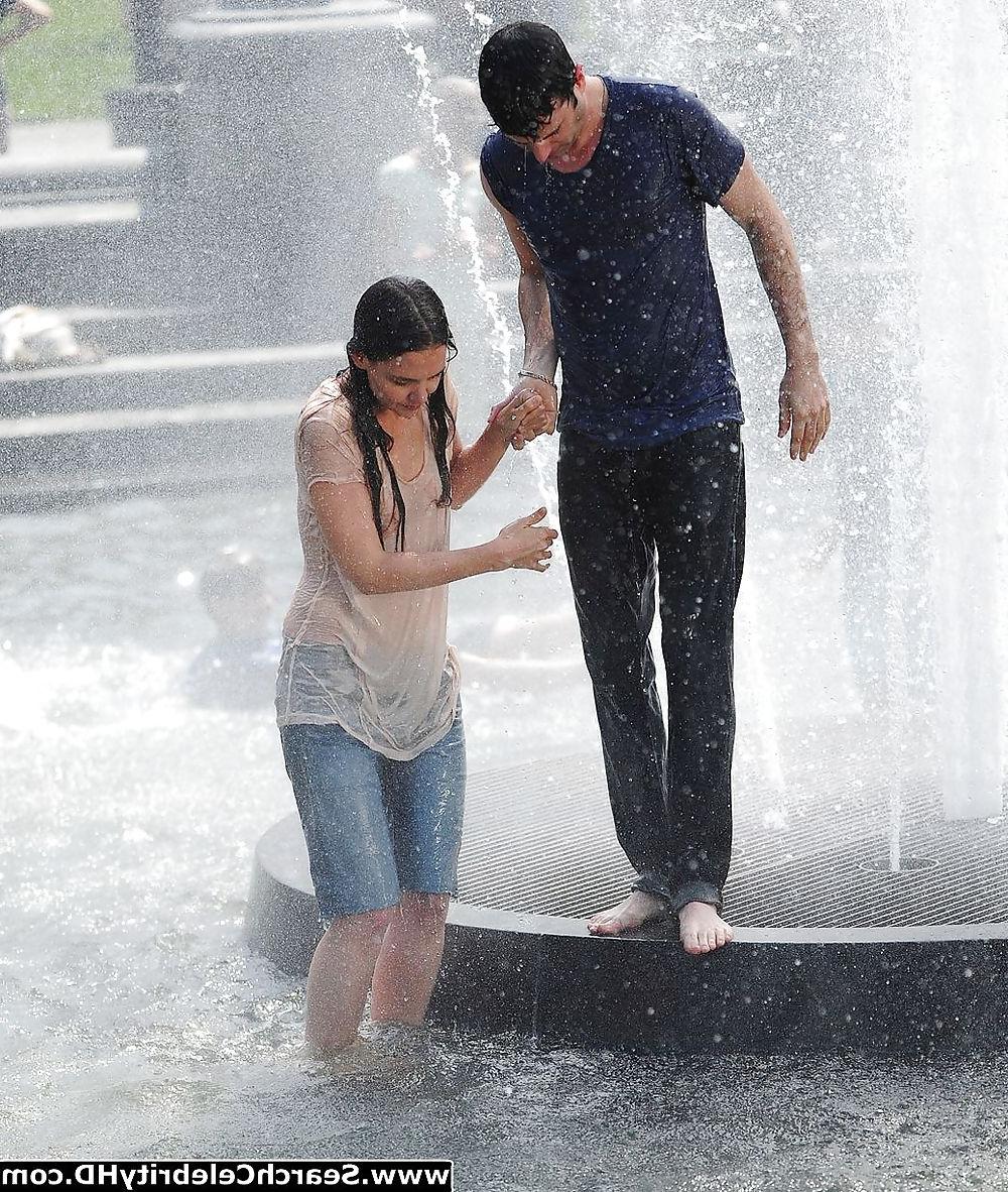 25P Katie Holmes Wet T-Shirt And See-Through Pokies