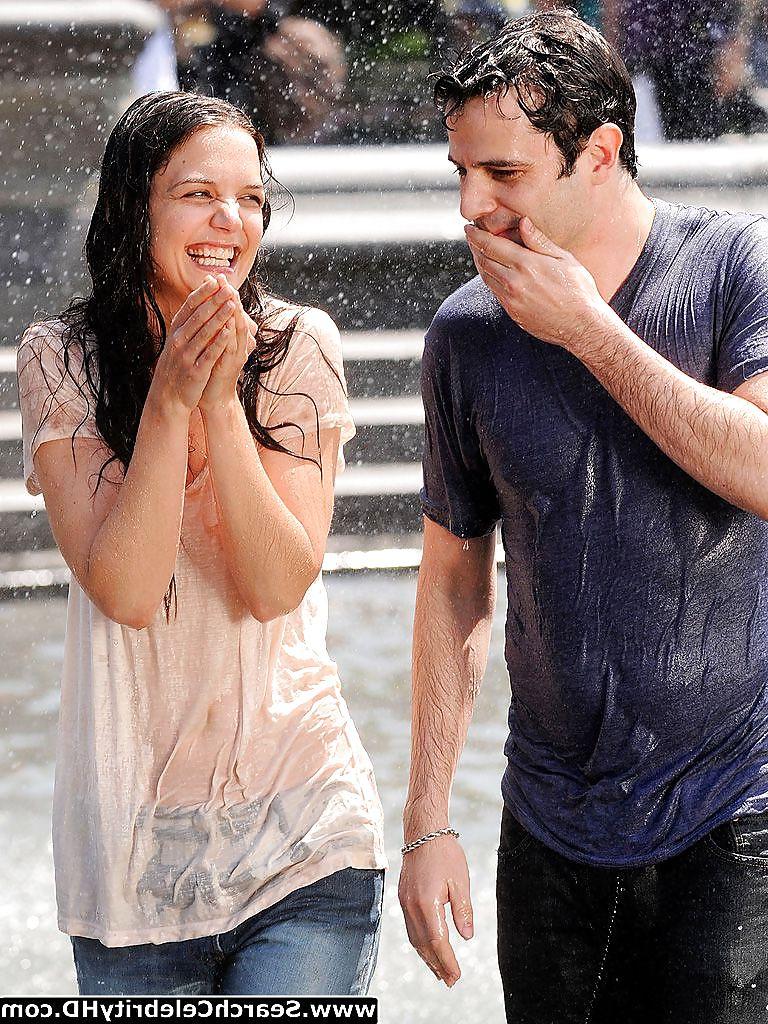 25P Katie Holmes Wet T-Shirt And See-Through Pokies