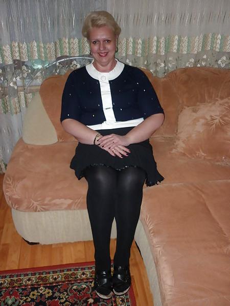 25P Russian mature woman with sexy legs!