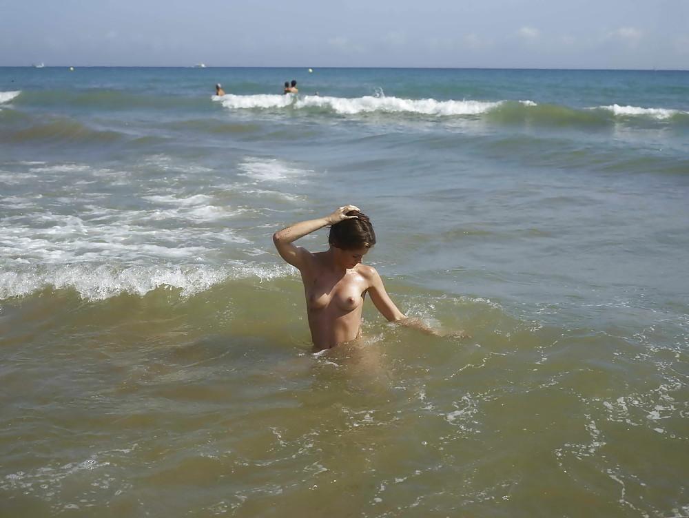 19P Caprice on the beach