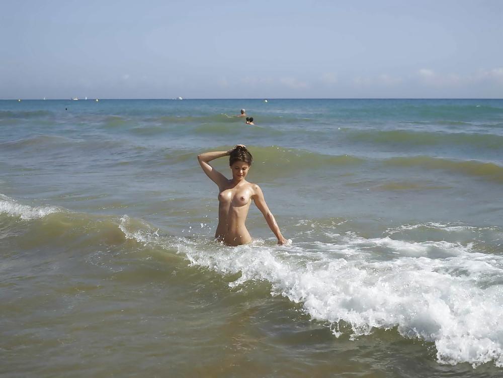 19P Caprice on the beach