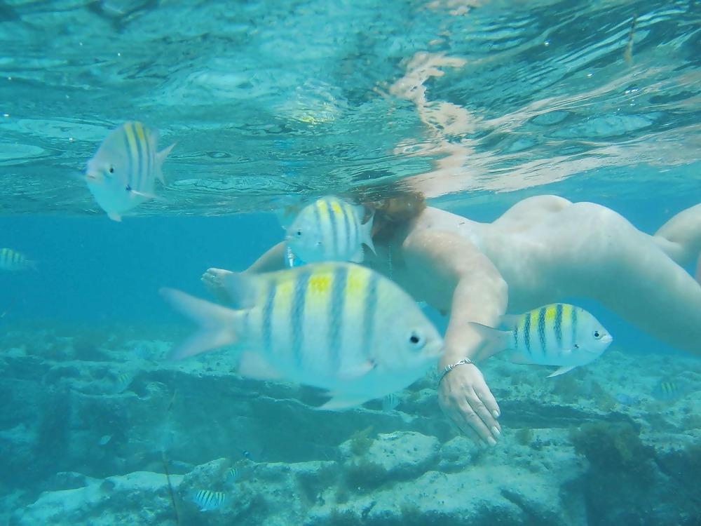 25P Nudist Beach Fun