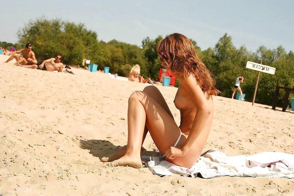 25P Nudist Beach Fun