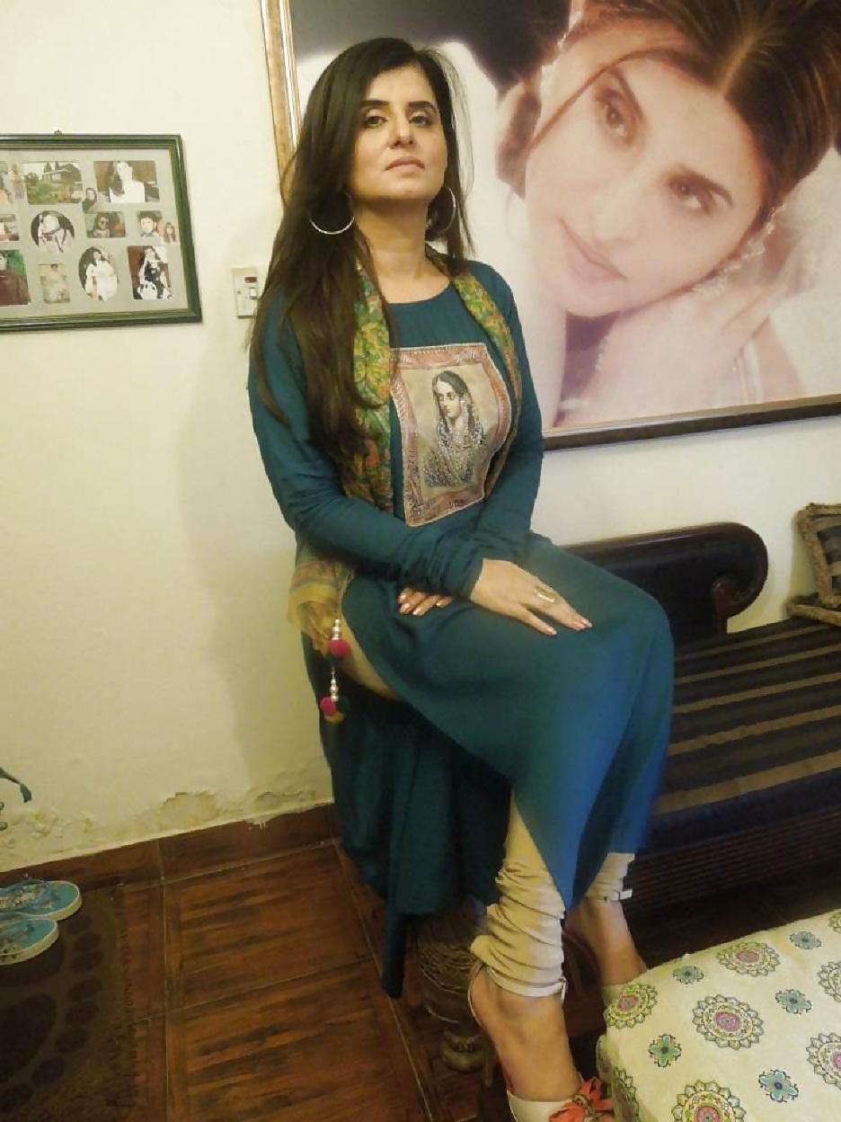 25P Delicious Muslim MILFs 2, Who Would You FUCK & How?