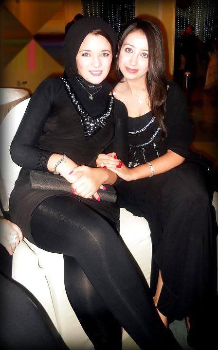 17P Arab Hijab Woman