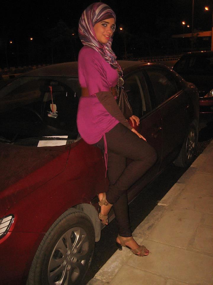 17P Arab Hijab Woman