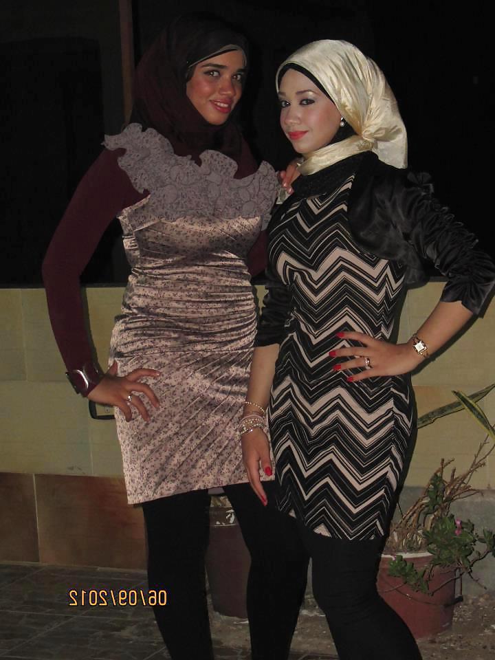 17P Arab Hijab Woman