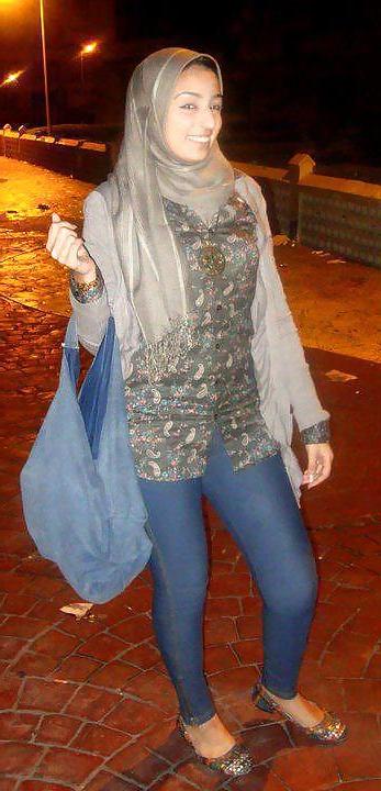 17P Arab Hijab Woman