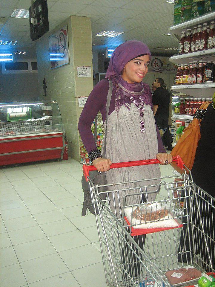 17P Arab Hijab Woman